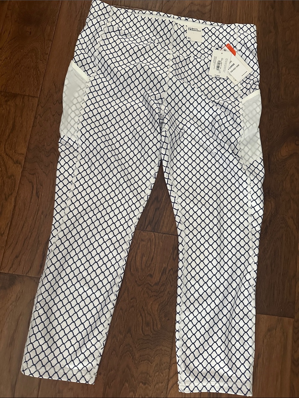 White & Navy Lattice Print Cropped leggings